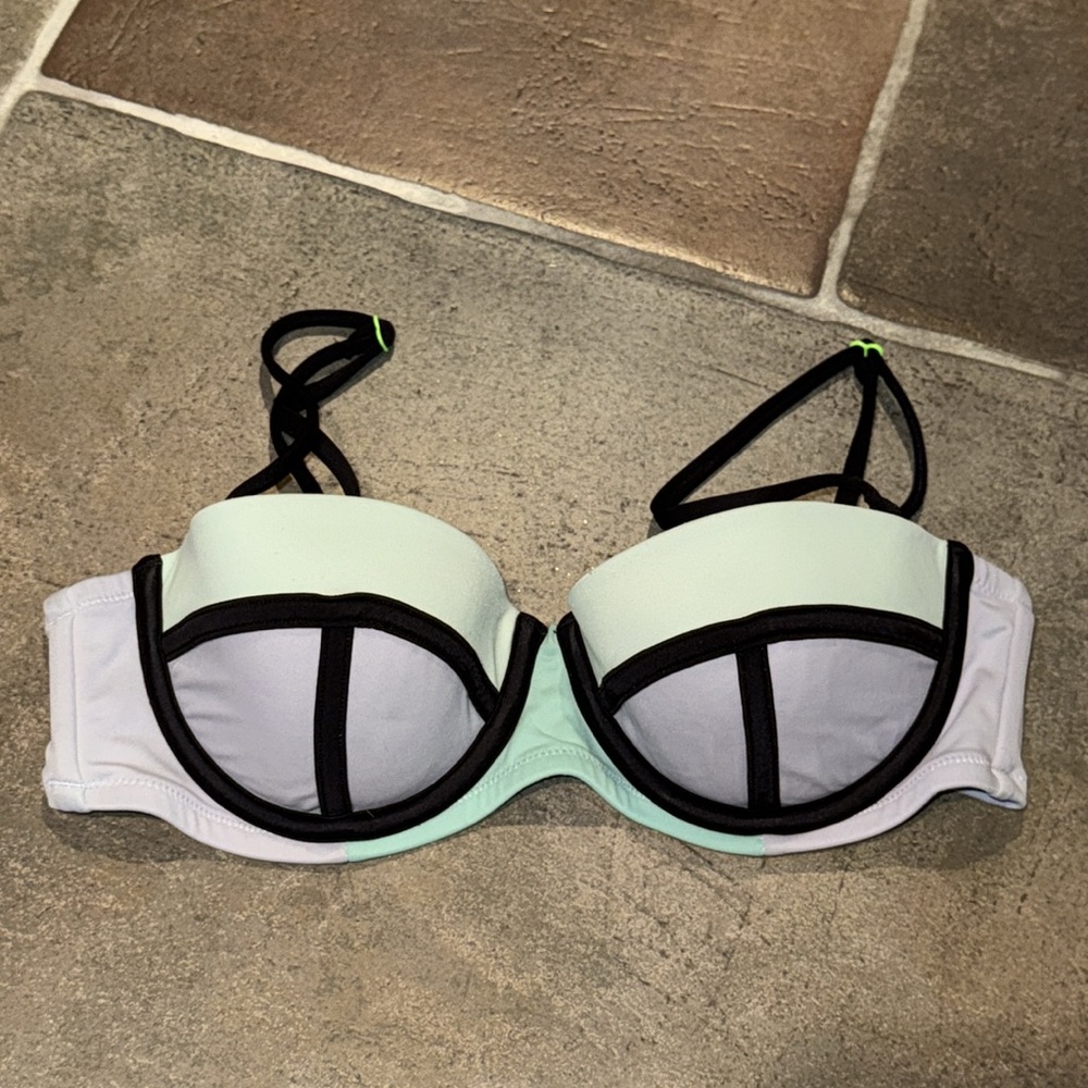 Victoria's Secret bikini top strapless / adjustable straps bathing suit swimsuit